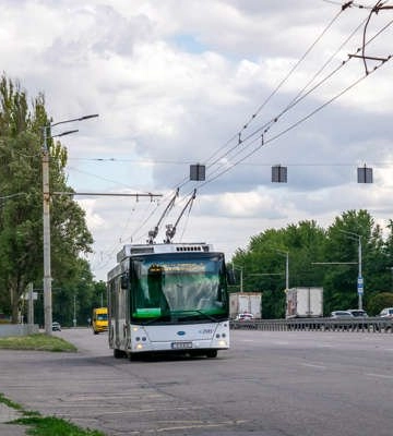 У Дніпрі змінили рух громадського транспорту: що важливо знати пасажирам