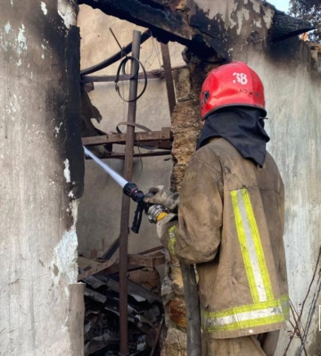 На Одещині вогонь зі стерні перекинувся на будівлі: згоріло понад 8 гектарів, - ФОТО