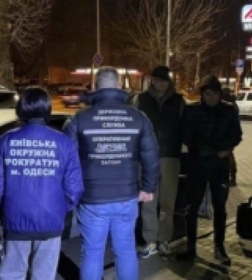 12 тисяч доларів за «таксі» до Молдови та Румунії: в Одесі троє ділків відповідатимуть у суді