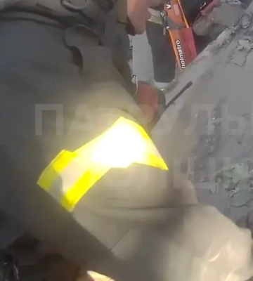 Патрульные показали первые минуты после удара по автовокзалу в Запорожье. ВИДЕО