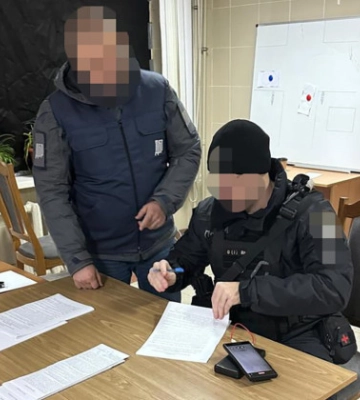У Херсоні поліцейський жорстоко побив військового — його засудили до трьох років ув’язнення