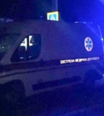 На Закарпатті під колесами «швидкої» загинув пішохід, який перебував посеред дороги