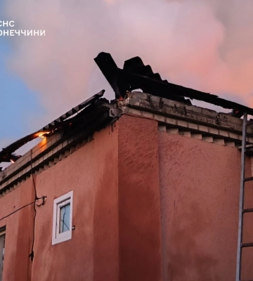 Удар по Білозерському на Донеччині: двоє загиблих, ще семеро, серед яких 16-річний юнак, дістали поранення. ФОТОрепортаж