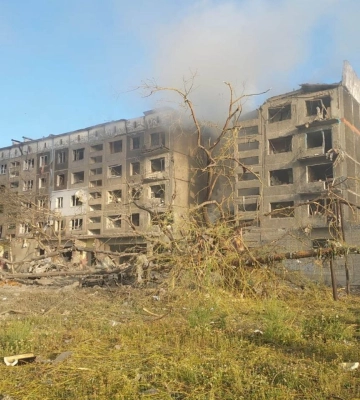 Удар по Білозерському на Донеччині: двоє загиблих, ще семеро, серед яких 16-річний юнак, дістали поранення. ФОТОрепортаж