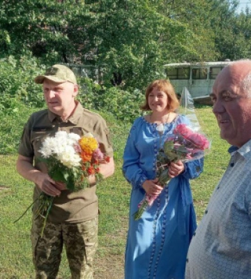 У Вашківцях урочисто зустріли Героя, який повернувся з російського полону