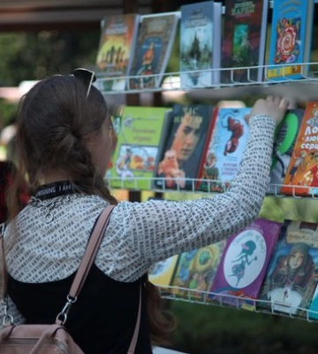 Обмін, письменники та ярмарок видавництв: у Дніпрі пройде фестиваль "Книжкова площа"