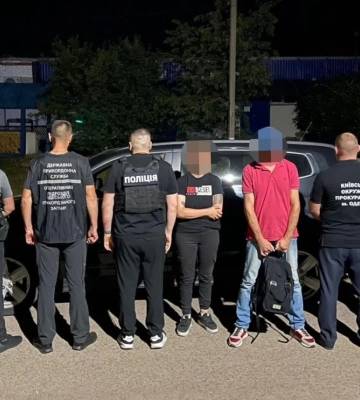 Одеситка підвозила ухилянтів прямо до кордону: правоохоронці зірвали схему