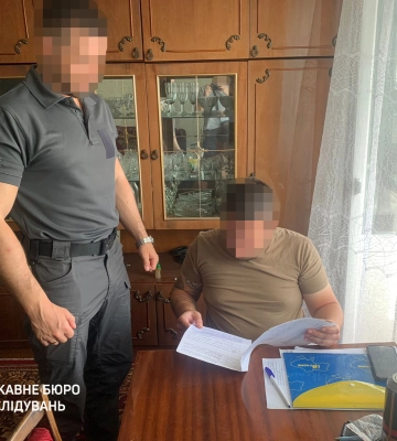 ДБР викрило військового із Шостки, який для звільнення зі служби підробив довідку про тяжку хворобу дружини