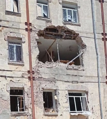 Автомобіль УЧХ пошкоджено під час обстрілу РФ Херсону