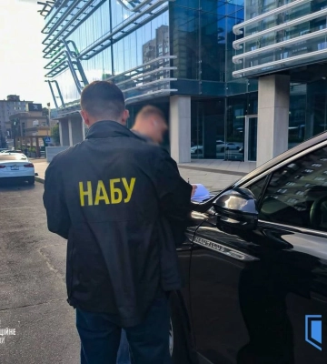 Топпосадовця Міноборони викрили на хабарі в 1,3 млн доларів за будівництво житла для військових