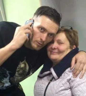 Что известно о родителях Александра Усика: интересные факты