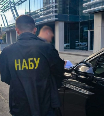 Корупція у будівництві житла для військових: НАБУ і САП викрили посадовця Міноборони