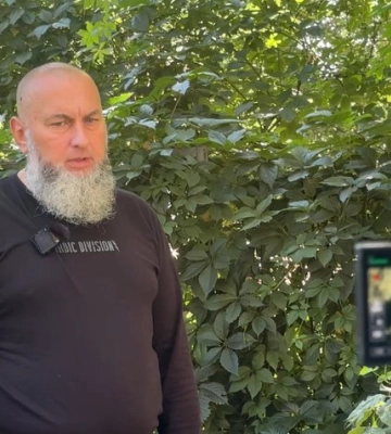 &quot;Військову форму вдягнув не через романтику&quot;: історія письменника, який поєднує службу і творчість