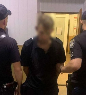 Різанина через ревнощі: у Дніпрі чоловік намагався вбити знайомого