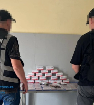На Дніпропетровщині злочинну групу поліцейських підозрюють у збуті наркотиків (ФОТО)