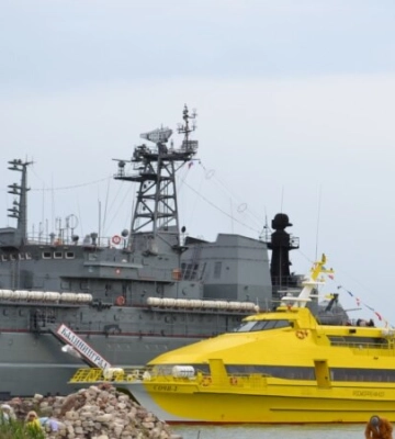 Ночью в Крыму и Краснодарском крае РФ слышали взрывы, возможно, горит порт Кавказ