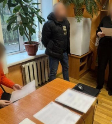В Кировоградской области группировка чиновников завладела землей на 4 млн грн