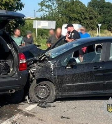 У потрійній ДТП в Золочеві постраждали четверо людей