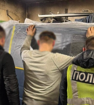 Спалив два авто військових і відділення Укрпошти: киянин отримав вирок