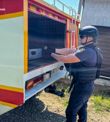 У Чернівецькій області чоловік знайшов на городі гранату