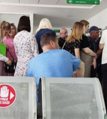 Черги: у Полтаві місця на іспити з водіння перепродають за дві тисячі грн