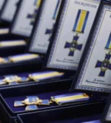 Честь і звитяга: у Миколаївській обласній раді відзначили військових за оборону області