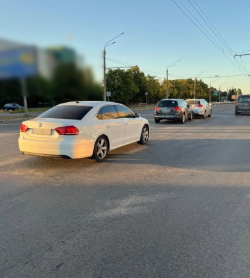 У Черкасах не поділили дорогу три автівки (ФОТО)