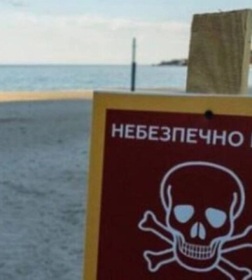 Люди продовжують відпочивати на закритих пляжах Одещини попри заборони й попередження