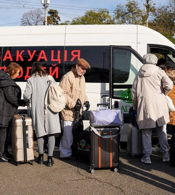 Принудительную эвакуацию объявили в 14 населенных пунктах Донбасса