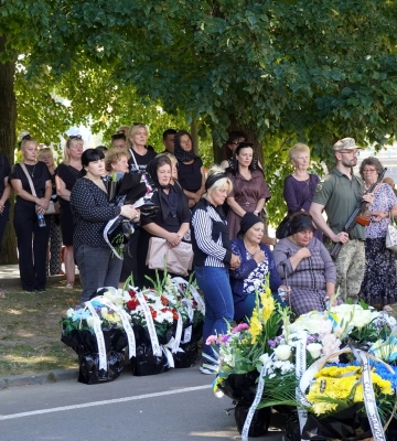 В Ужгороді попрощалися з полеглим 48-річним військовим Миколою Манільчуком