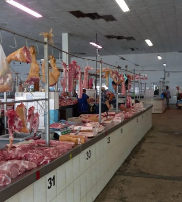 Ціни у серпні: скільки коштують на ринках Луцька м’ясо та домашні яйця