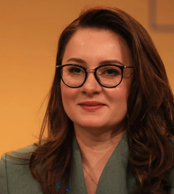 Зеленський нагородив Свириденко орденом після її відставки