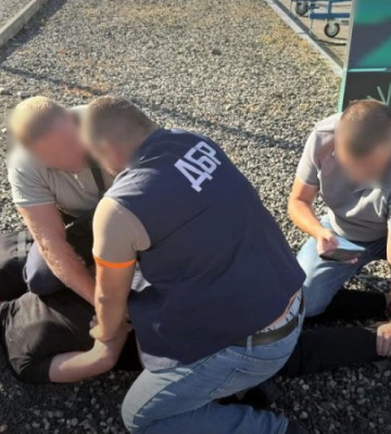На Закарпатті викрили підозрюваного у організації переправлення людей за кордон