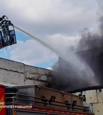 В Кривом Роге во время масштабного пожара на производстве погибли три человека