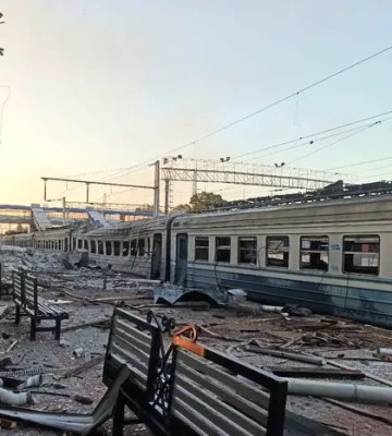 Лозова на Харківщині пережила наймасованішу атаку з початку війни: є поранені — Зеленський
