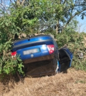 Біля села Трапівка авто з&#039;їхало в кювет та перекинулося