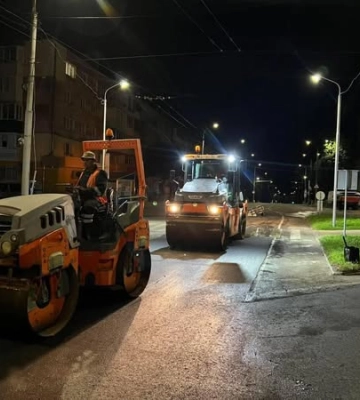 На одній із дорожніх ділянок у Рівному замінили покриття