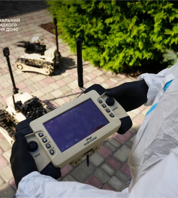На Сумщині рятувальники навчалися використовувати робота для радіаційної розвідки