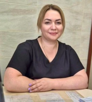 У Миколаєві медична сестра Алла Вовченко реанімувала чоловіка, якого збило авто
