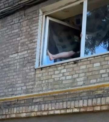 В Киеве мужчина кричал &quot;Слава России&quot; и издевался над воином, который потерял ногу (видео, фото)