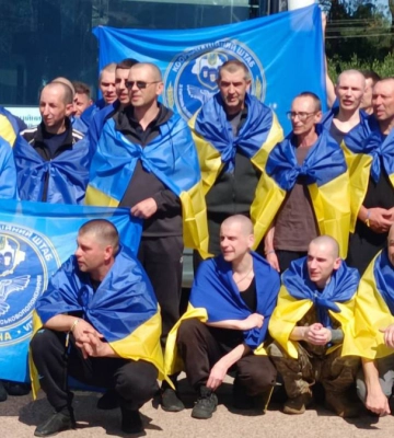 Україна повернула з полону рф ще 84 військових і цивільних. Серед них – поневолені з 2014 року (ФОТО)