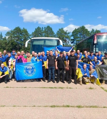 В Україну повернулись 84 полонених у межах нового обміну