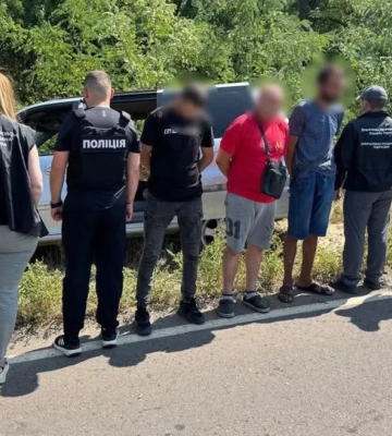 На Одещині затримали чоловіків, які намагалися переправити військовозобовʼязаного до Молдови за ₴5 тис.