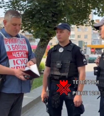 Рівняни поскаржилися на проповідника з колонкою (ВІДЕО)