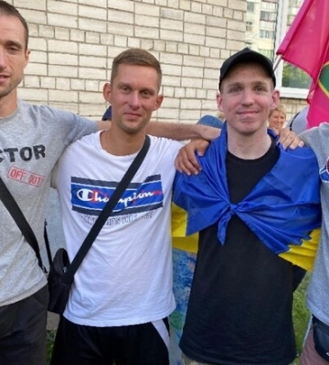 ФОТО. «Герой дома». Волейболист Никита Калиберда вернулся из плена