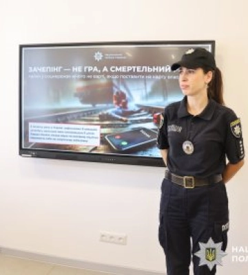 Відповідальний пішохід та пасажир електротранспорту – у Миколаєві поліцейські навчали дітей безпечній поведінці на вулично-дорожній мережі