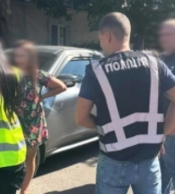 Вимагала хабар за успішне складання іспиту з водіння: у Миколаєві викрили викладачку автошколи