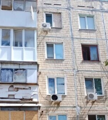 Россияне обстреляли Никопольский и Синельниковский районы: повреждены учебное заведение, предприятие, пожарная часть, спортклуб, аптека и магазин. ФОТОРЕПОРТАЖ