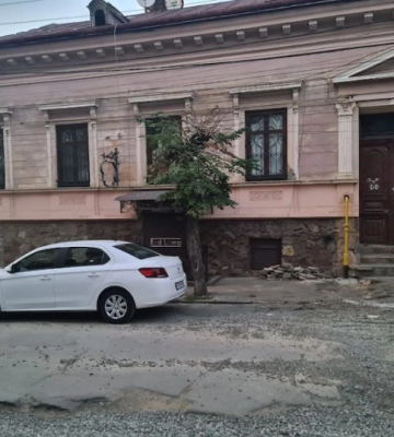 У Чернівцях газовики спотворюють фасади історичних будівель - містяни