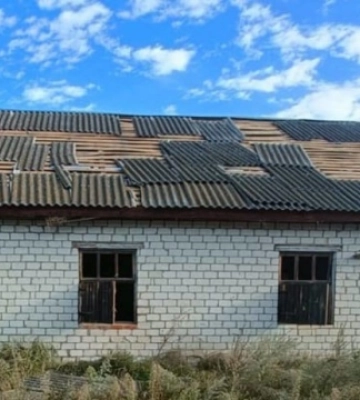 Загарбники атакували балістичною ракетою село на Чернігівщині, пошкоджене сільгосппідприємство